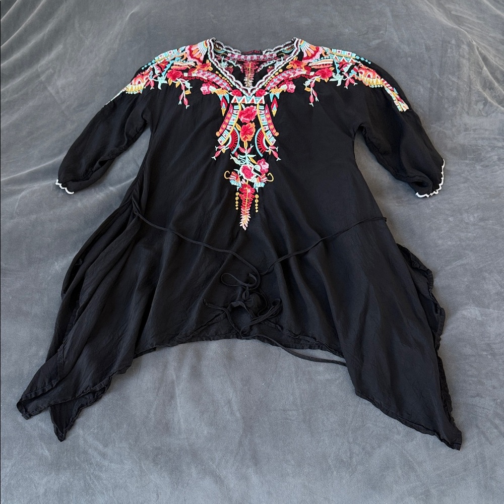 Johnny Was Top/Tunic with Colorful Embroidery